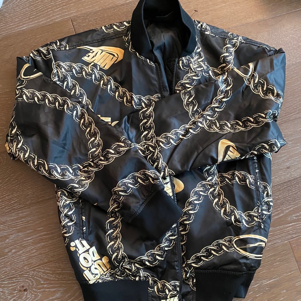 NIKE CHAIN PRINT BOMBER - SIZE SMALL